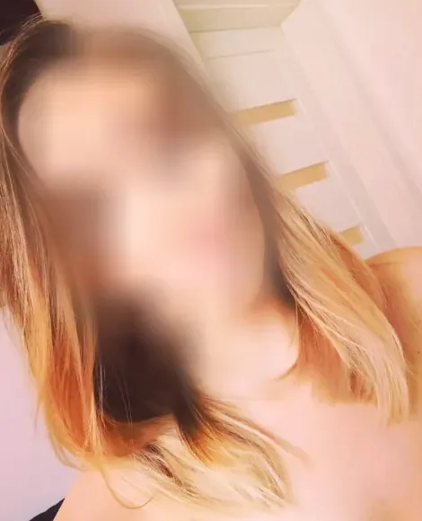 Ágota, 24