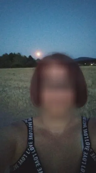 Ágota, 38