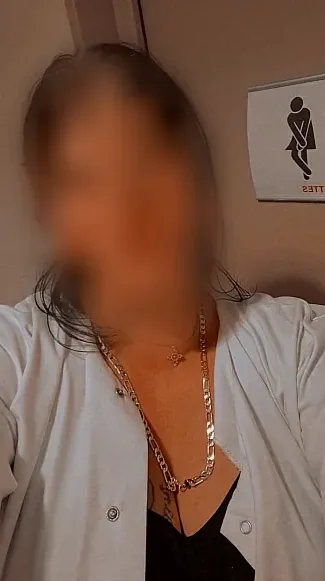 Beáta, 33