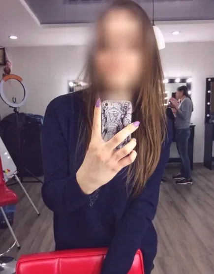 Diána, 29