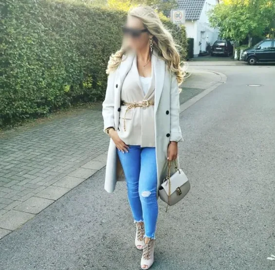 Donátella, 34