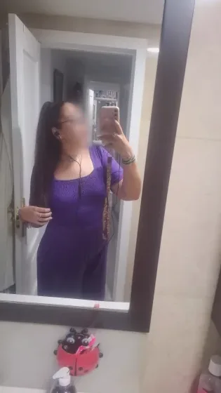 Éva, 34