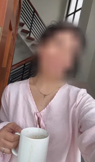 Éva, 30