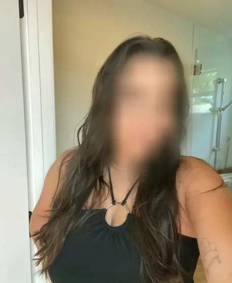 Ivett, 36