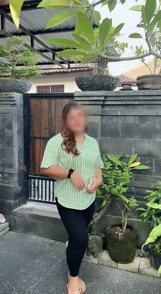 Jázmin, 39