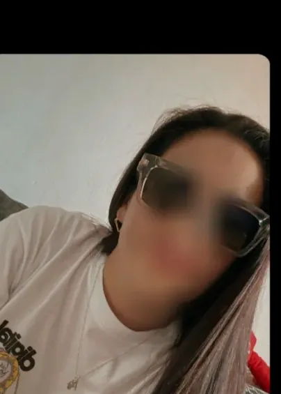 Julianna, 34