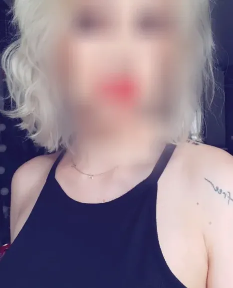 Kamilla, 37