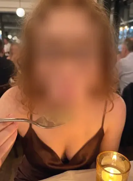 Krisztina, 25