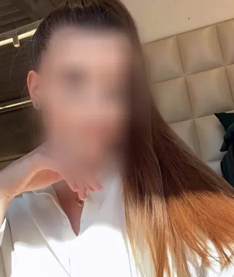 Krisztina, 28
