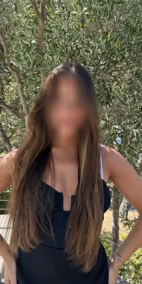 Mónika, 35