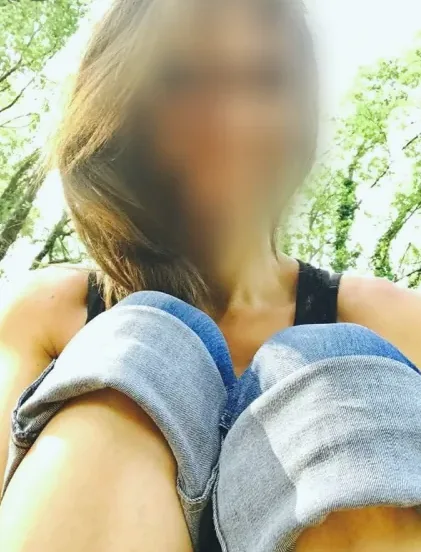 Nikolett, 40