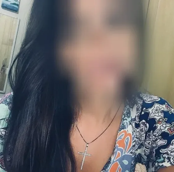 Nikolett, 38