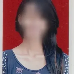 Nikoletta, 35