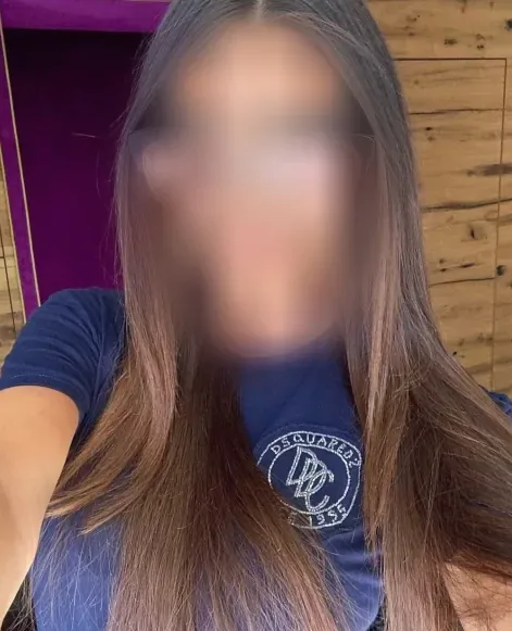 Nikoletta, 38