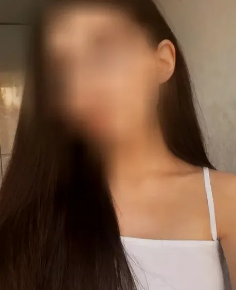 Noémi, 23