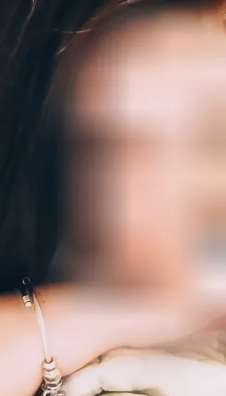 Rebeka, 30