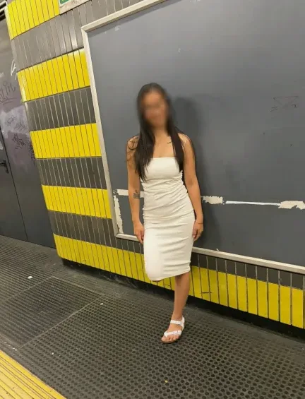 Viktória, 34