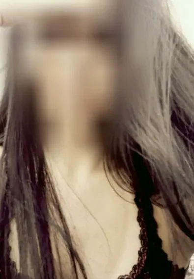 Zsuzsa, 36